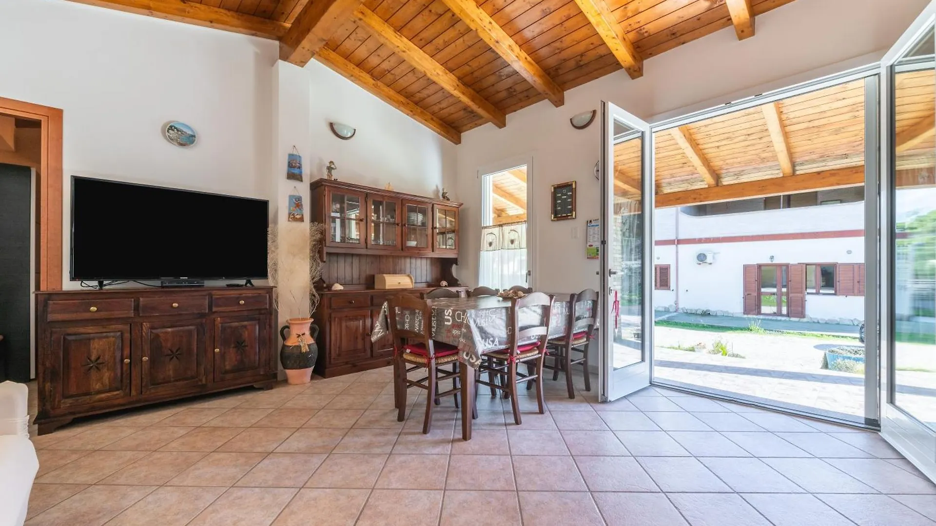 Casa Vacanza Ghisu Sant'Anna Arresi 0*,  Italy